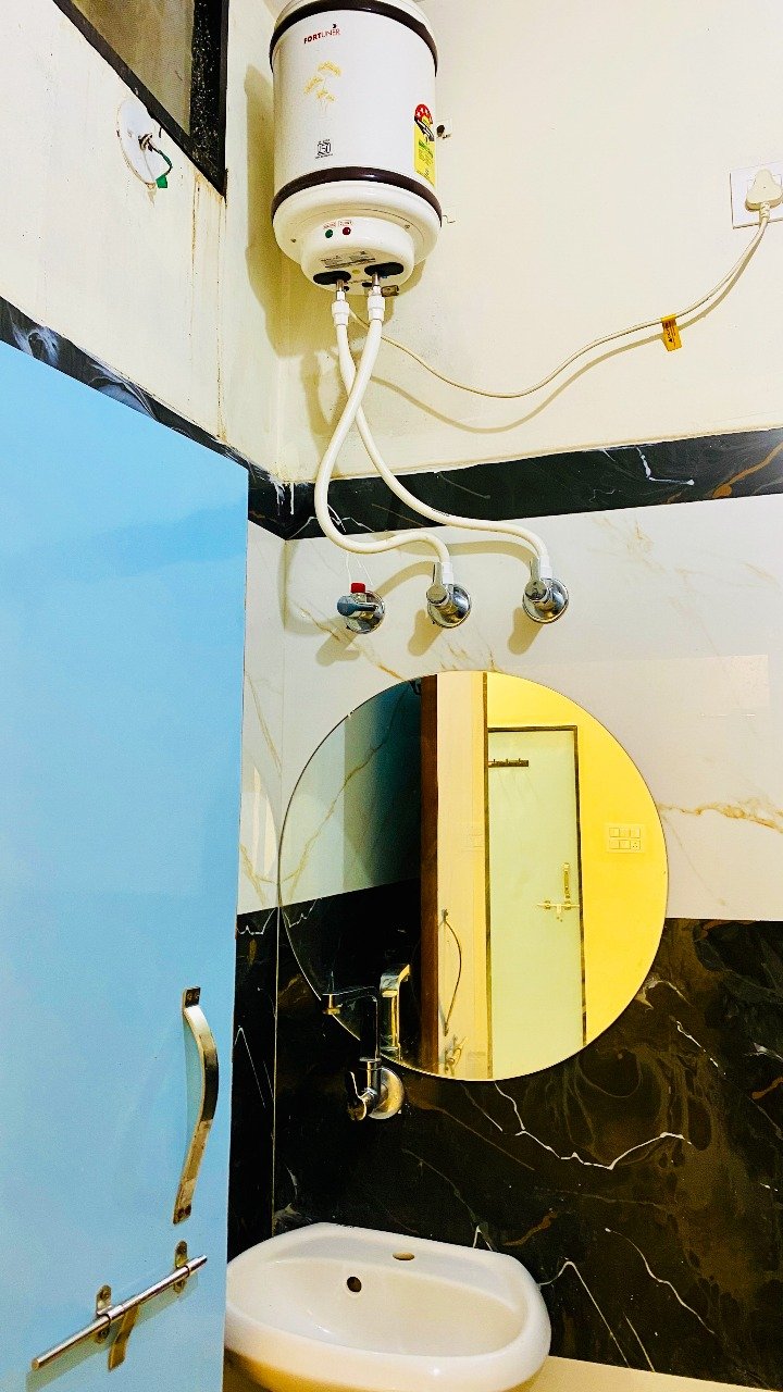 Triple Room Bathroom Shower